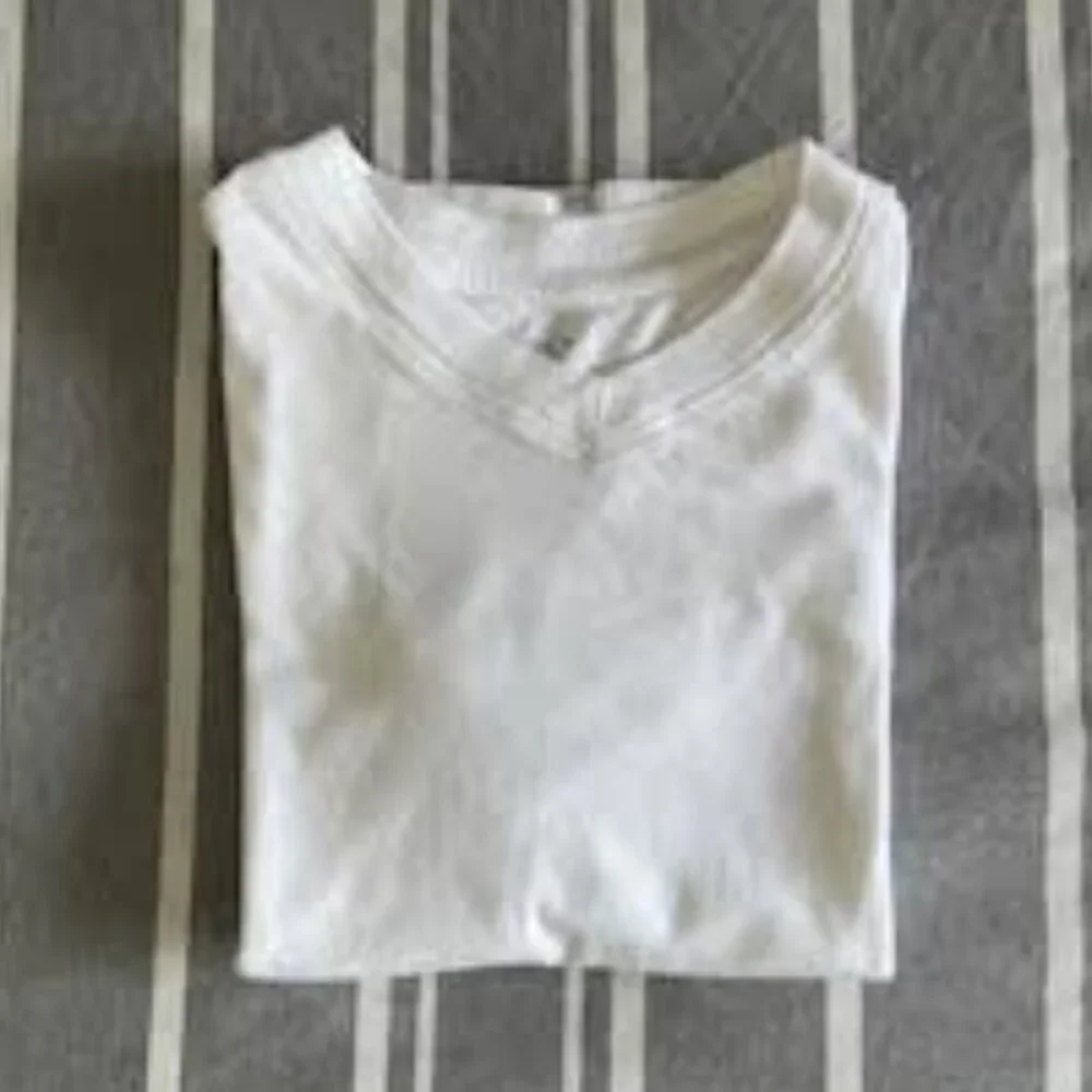 French Toast Boys' V-Neck Short Sleeve T-Shirt – Size 6/7 – White